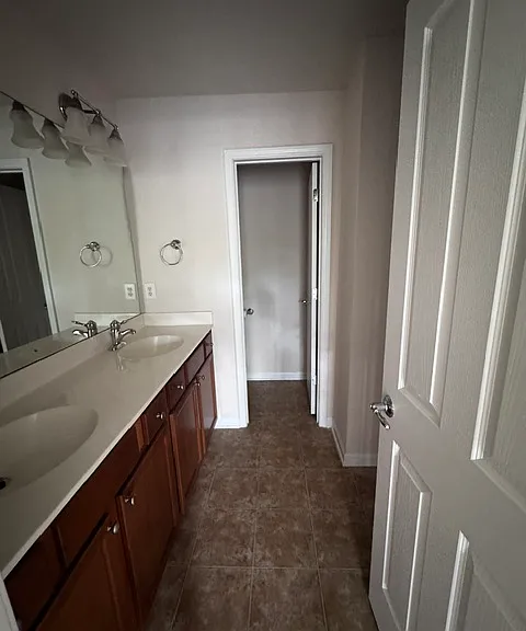 519 Perrault Dr — Photo 13