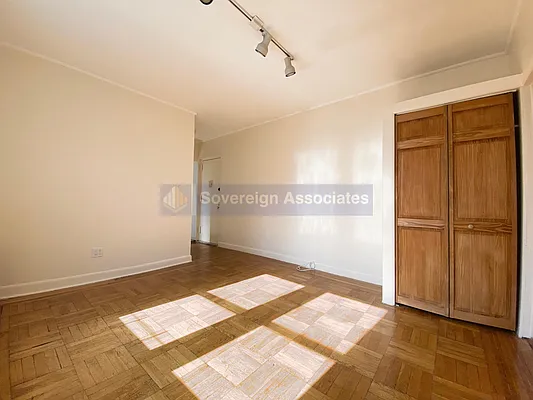 Rented by Sovereign Associates | media 19