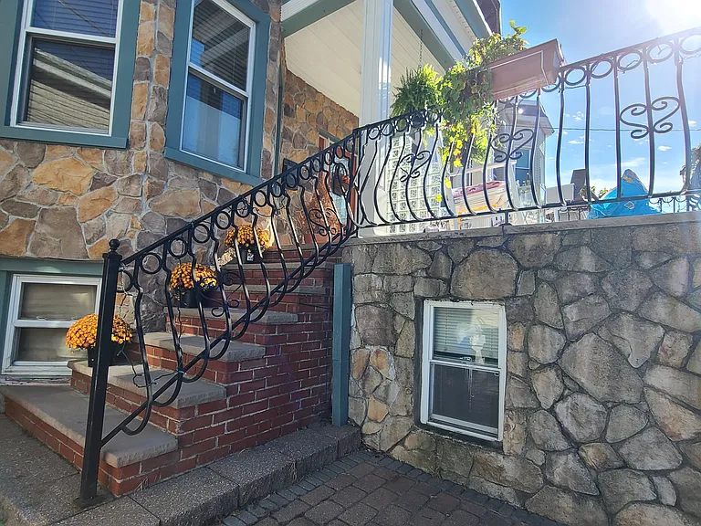 166 Huber St #2 — Photo 2