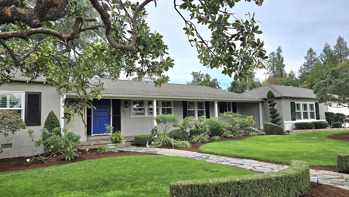 Building Photo - 741 E Rialto Ave
