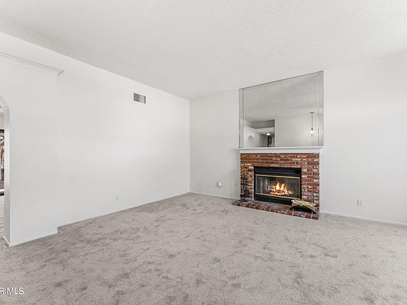 5th image of 38027 Raintree Ln