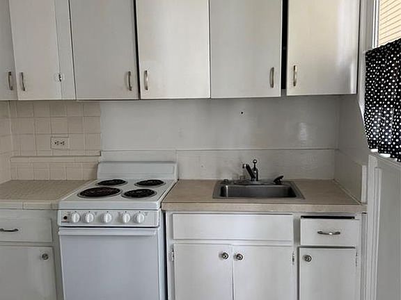 4th image of 2028 Ridge Ave