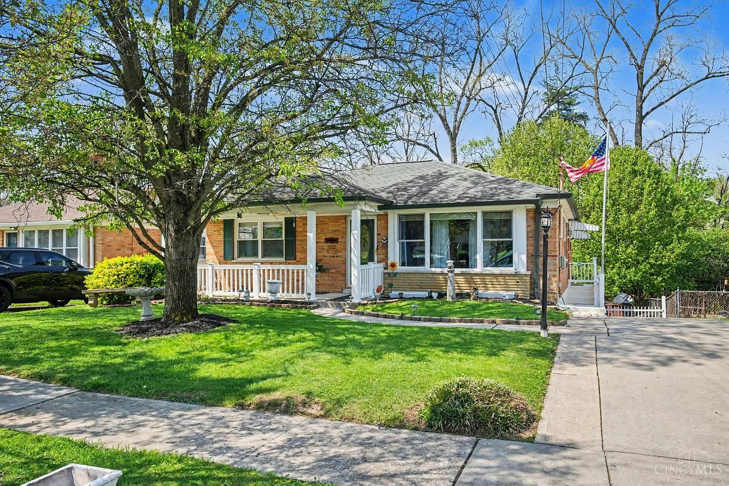 5338 Briarhill Dr photo 1