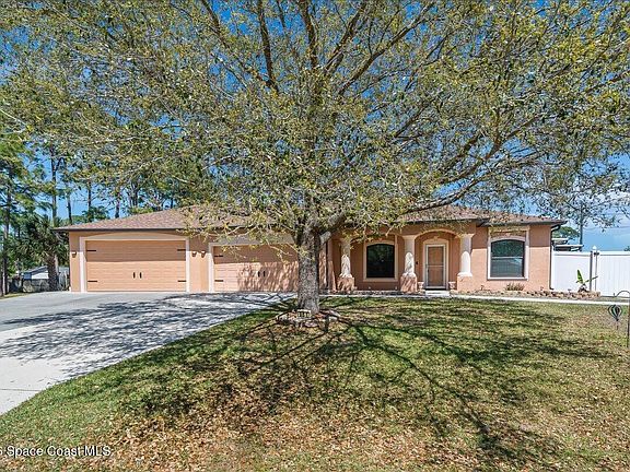 4th image of 951 Ladona Ave SE