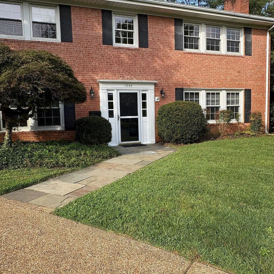 4 bed, 3.0 bath, 2760 sqft, $4,695 — Photo 3