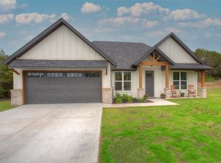 1304 W Tioga Ct, Granbury, TX 76048
