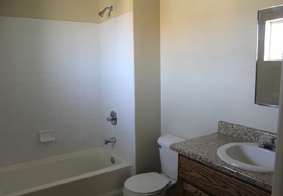 5th image of 8732 E 37th Ln