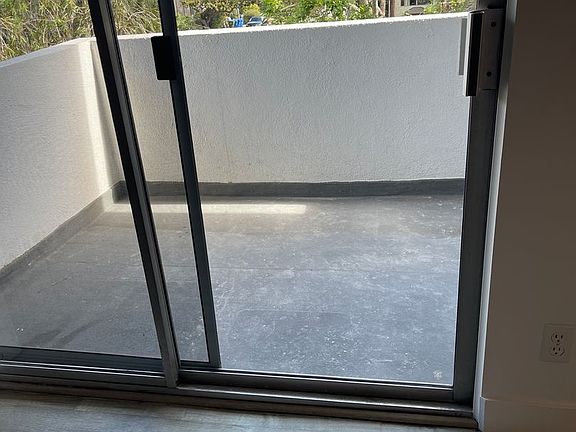 5th image of 10961 Rose Ave APT 6