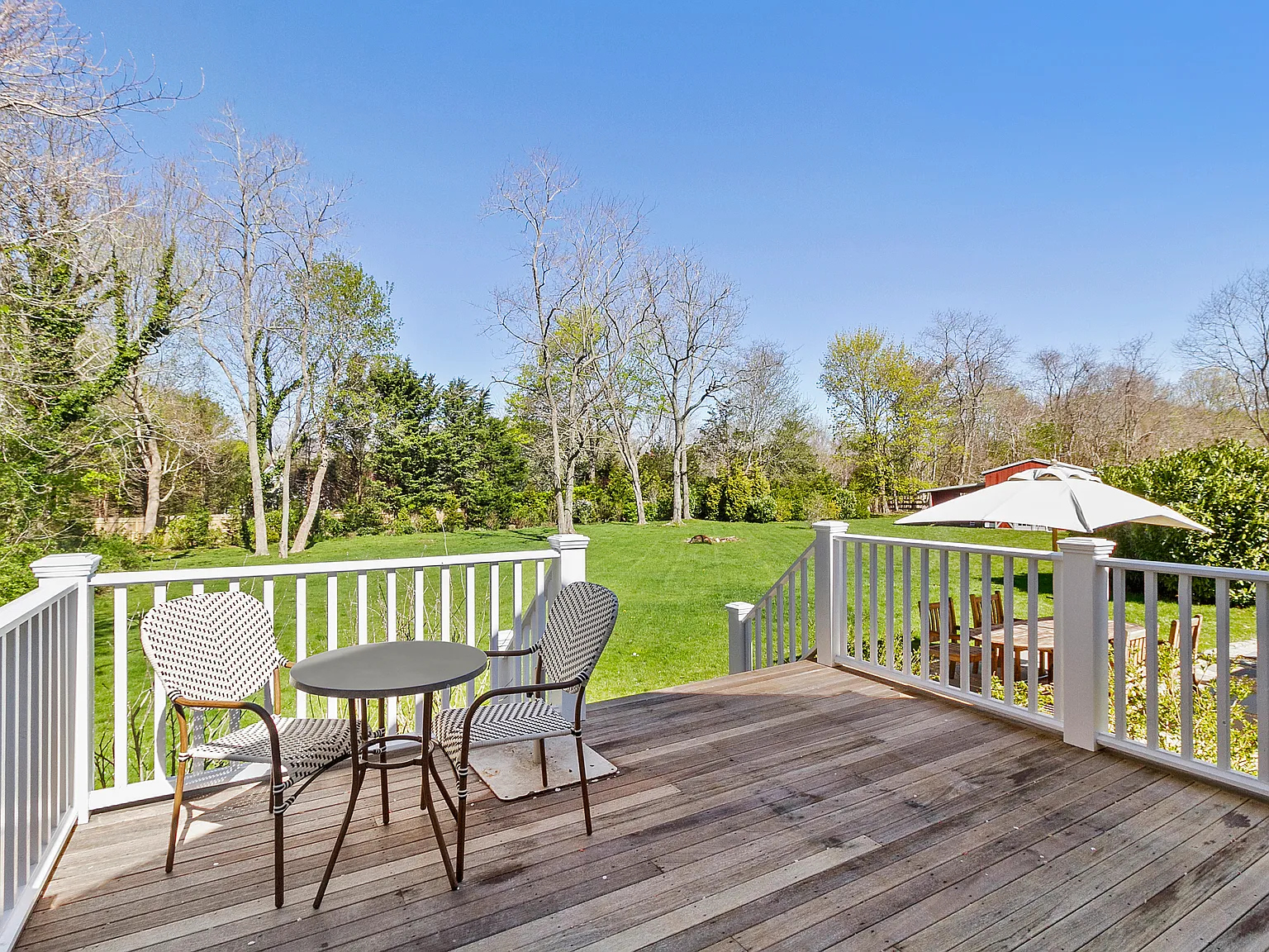 Quintessential Hamptons Beach Cottage — Photo 4