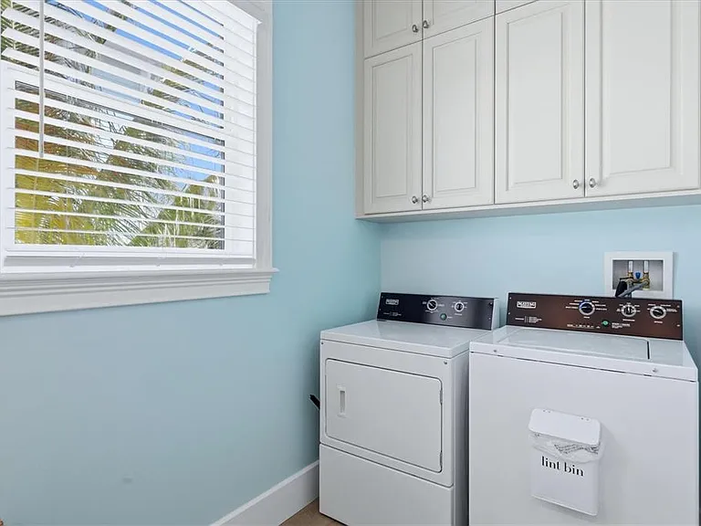113 Aqua Ln — Photo 44