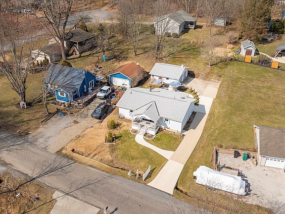 5th image of 60 Appleseed Ct