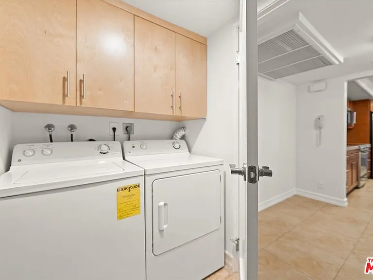 10660 Wilshire Blvd #705 — Photo 29