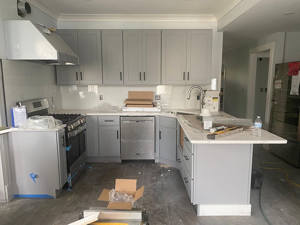 2nd image of 31 Train St #1