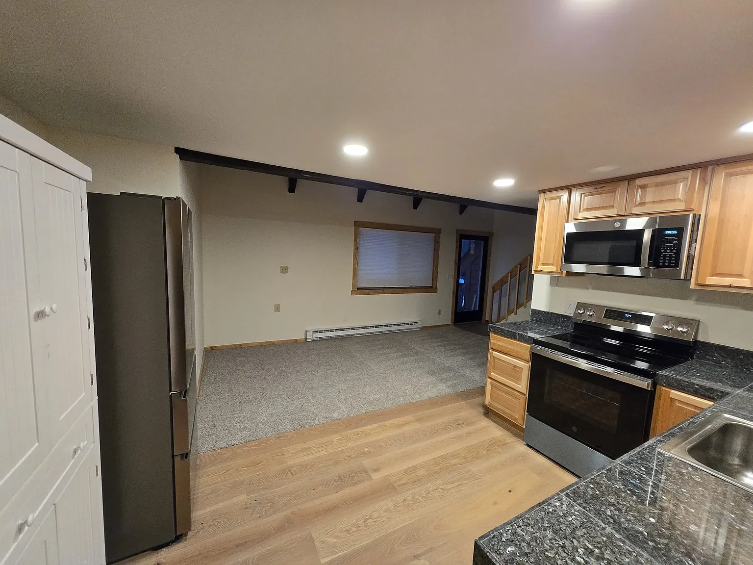 2 bed, 800 sqft, $2,500 — Photo 3