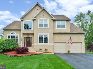 100 Heritage Dr, Woolwich Township, NJ 08085