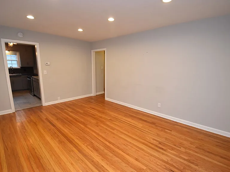 19585 Sunset Ln — Photo 2
