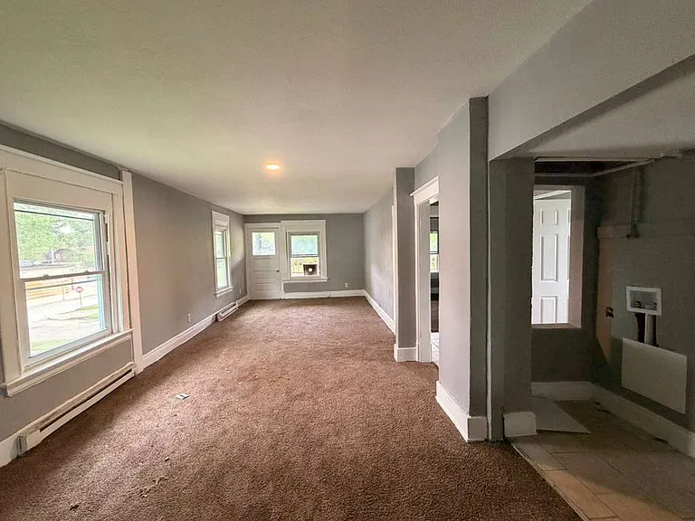 2621 Lawrence Ave #2 — Photo 3
