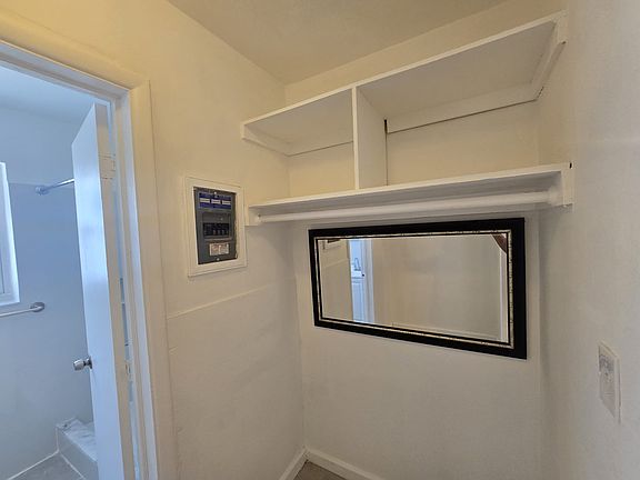3rd image of 2305 Monroe St APT 5