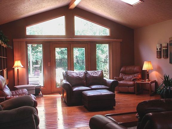 4th image of 9255 Forest Point Dr