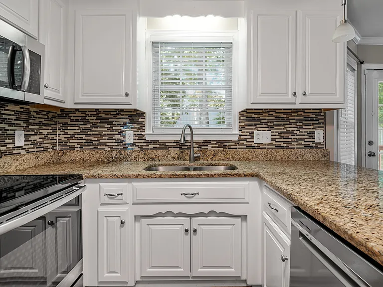 3924 Liberty Point Dr — Photo 15