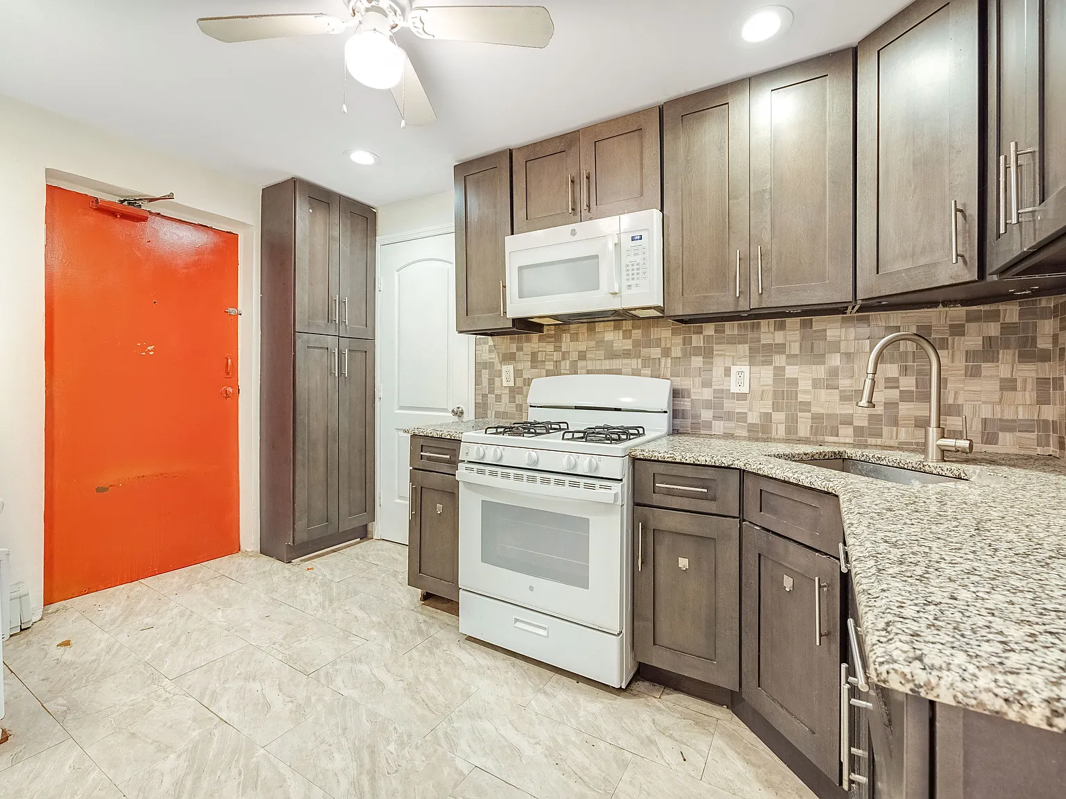 2 bed, 800 sqft, $2,195 — Photo 4
