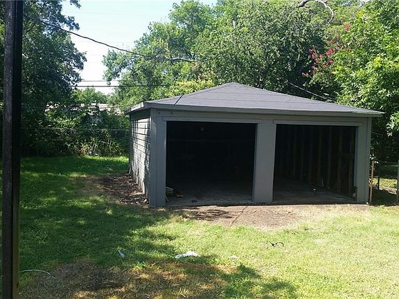 2nd image of 2706 E Illinois Ave