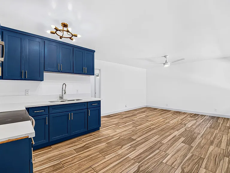 1332 Walnut Ave — Photo 3