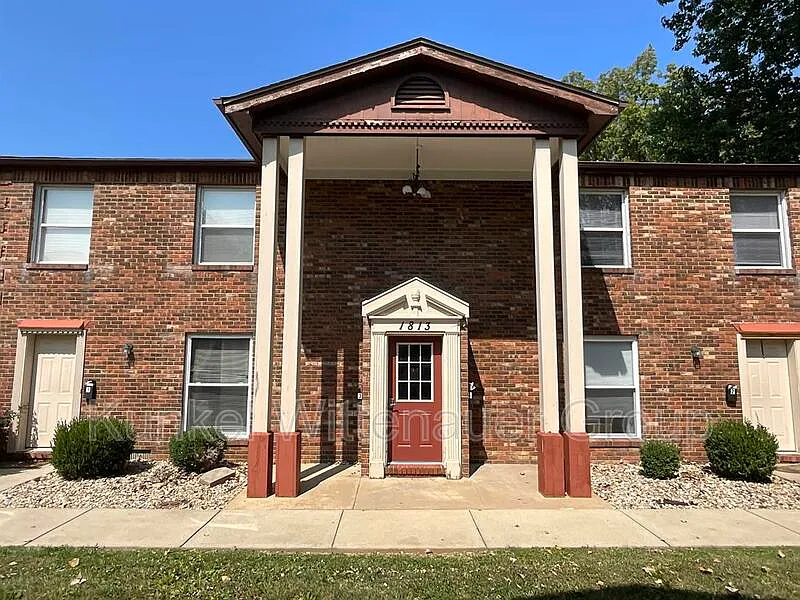 2 bed, 1.0 bath, 900 sqft, $775 — Photo 1