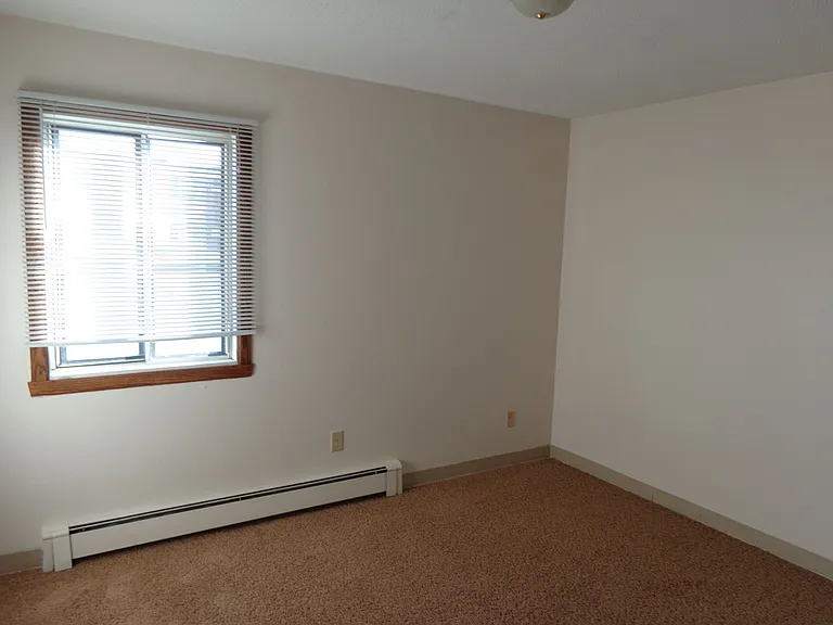 Crestwood Apartments — Photo 44
