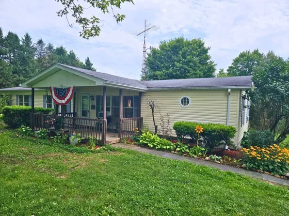 673 Pulaski Mercer Rd, Mercer, PA 16137