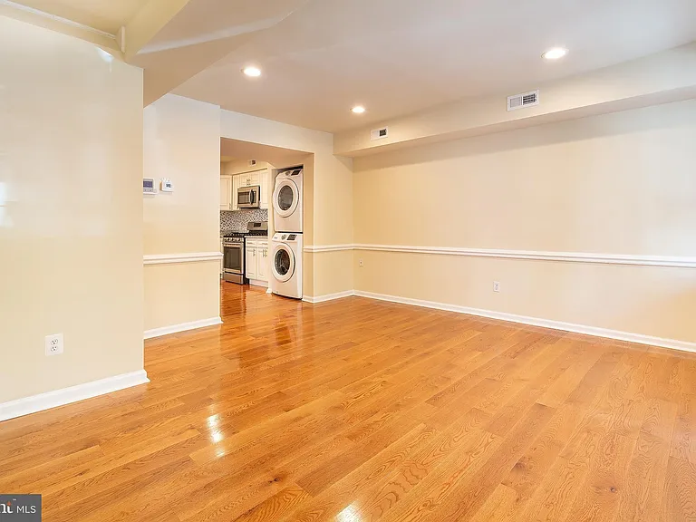 5321 Gay St NE — Photo 5