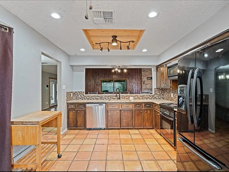 9313 Evening Star Ln — Photo 13