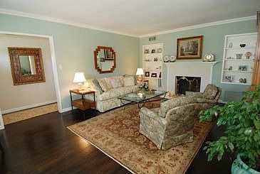 A Classic Formal Living Room