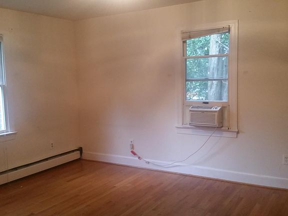 4th image of 1410 N Hudson St