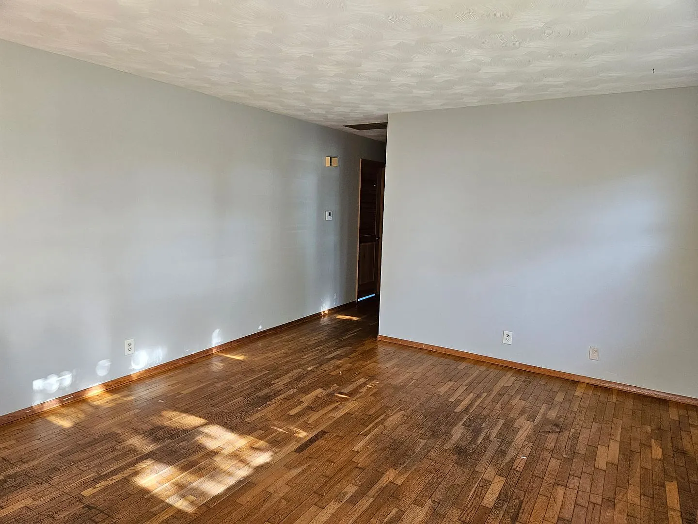 North Springfield 2 Bedroom — Photo 2