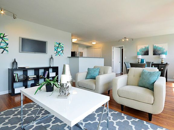5th image of 3410 N Lake Shore Dr #15LM