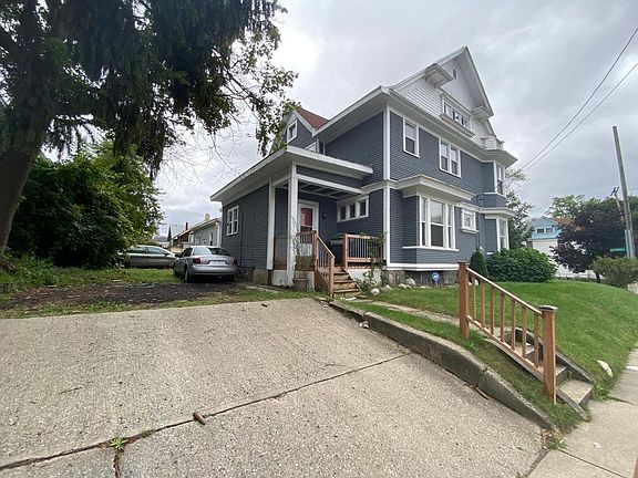 3rd image of 800 Kalamazoo Ave SE #3