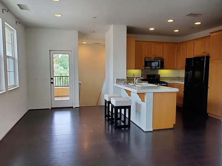 1690 Heywood St #A — Photo 10