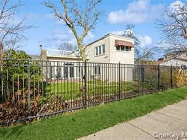 465 W Market Street, Long Beach, NY 11561