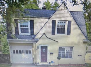 2121 S 95th St, West Allis, WI 53227