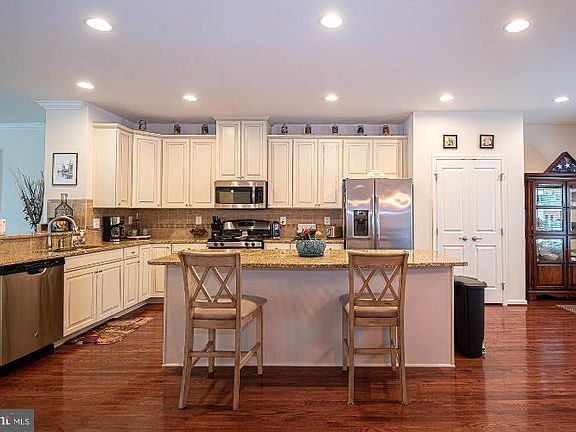 4th image of 123 Hornbeam Dr