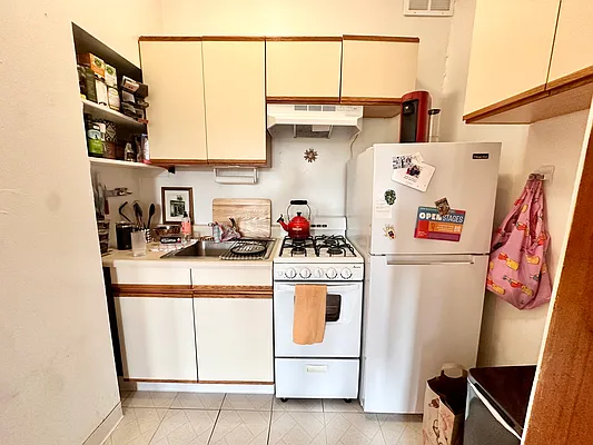 Rented by Garfield Realty  | media 14