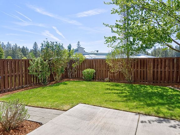 3rd image of 19557 Salmonberry Ct