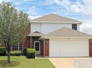8124 E Summer Trail Dr, Fort Worth, TX 76137