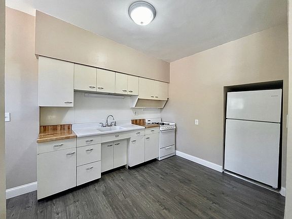 4th image of 3580 Marine St SW #3