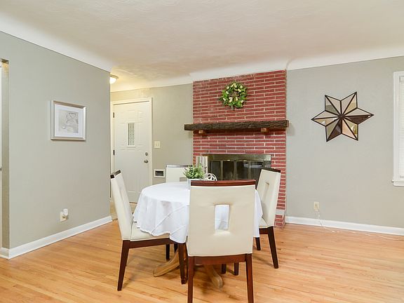4th image of 1402 Margaret St