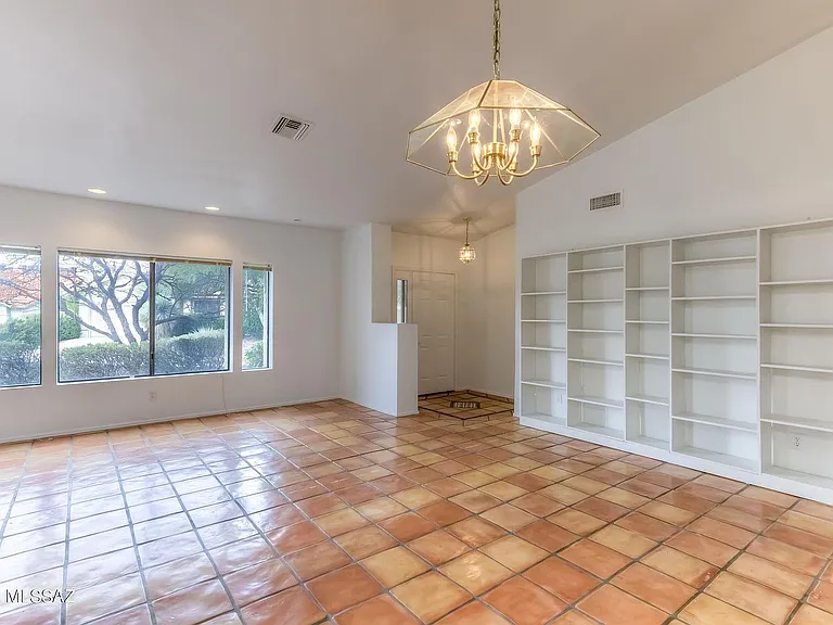 7690 E Dayview Cir — Photo 2