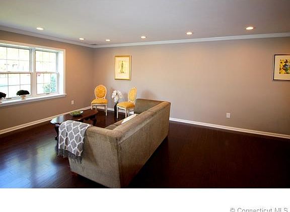 5th image of 7 Aylesbury Cir #7