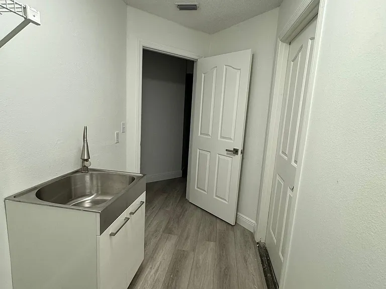 6553 Hidden Beach Cir — Photo 22