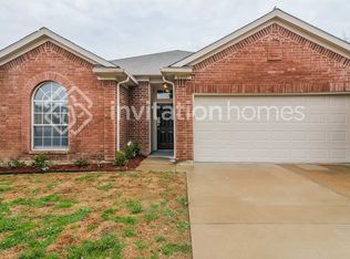 6717 Flamewood Dr, Arlington, TX 76001